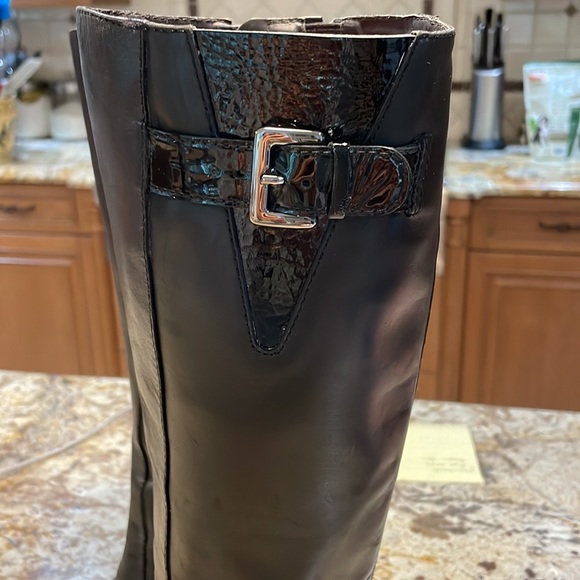 Cole Haan LIKE NEW black leather boots. Only worn once! A stunning boot! - Picture 2 of 6